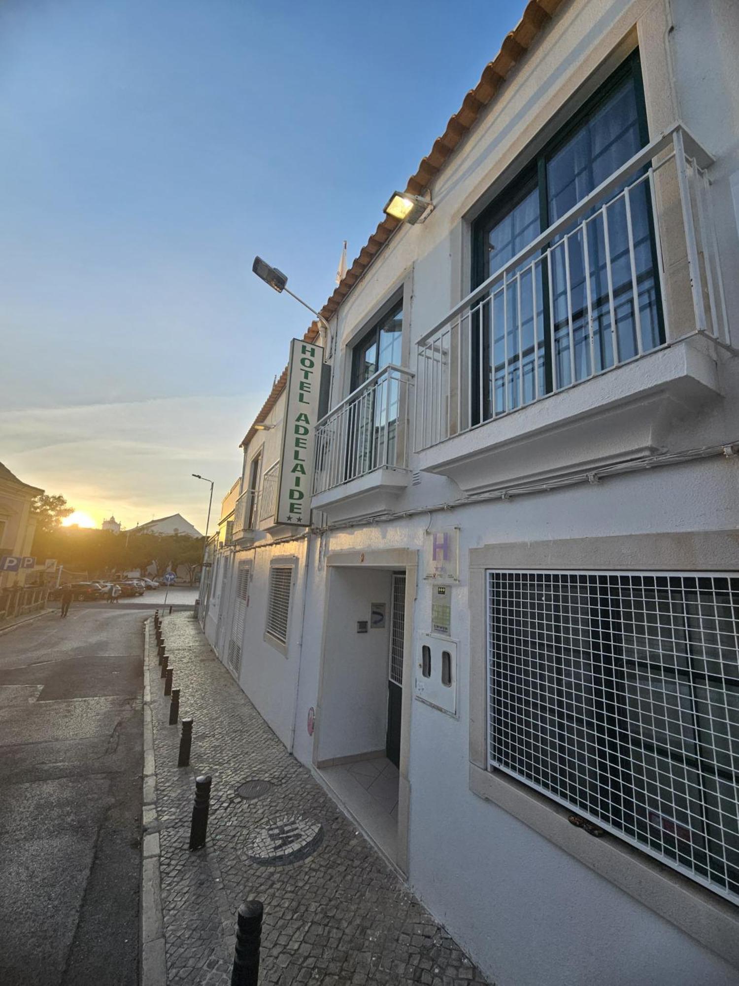 Hotel Adelaide Faro Bagian luar foto