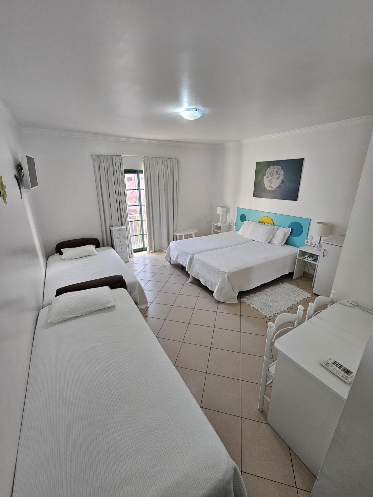 Hotel Adelaide Faro Bagian luar foto