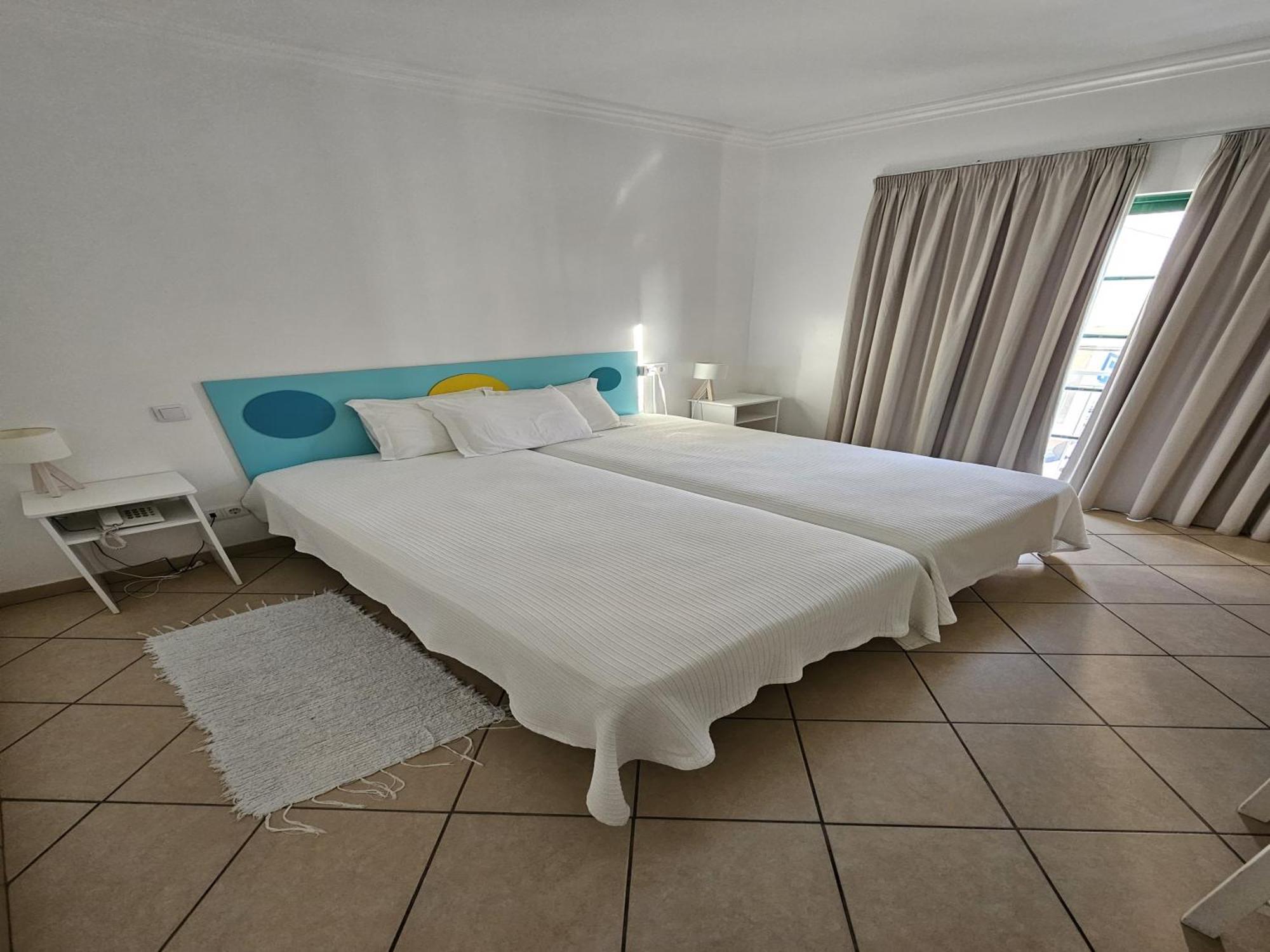 Hotel Adelaide Faro Bagian luar foto
