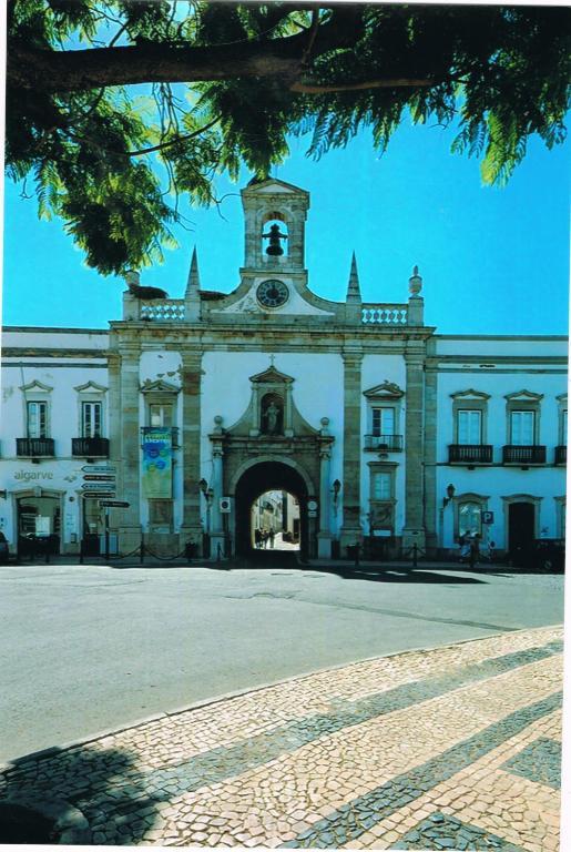 Hotel Adelaide Faro Bagian luar foto